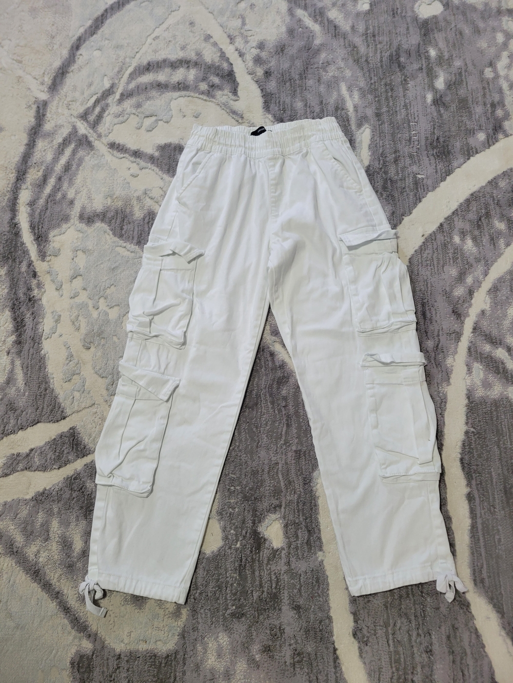 Forever 21 White Women's Cargo Pants with Utility Pockets Size S